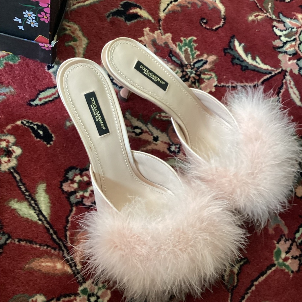 Dolce & Gabbana Feather Heels - Picture 5 of 6